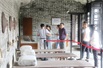 认真地参观了每一份文物、图片和史料
